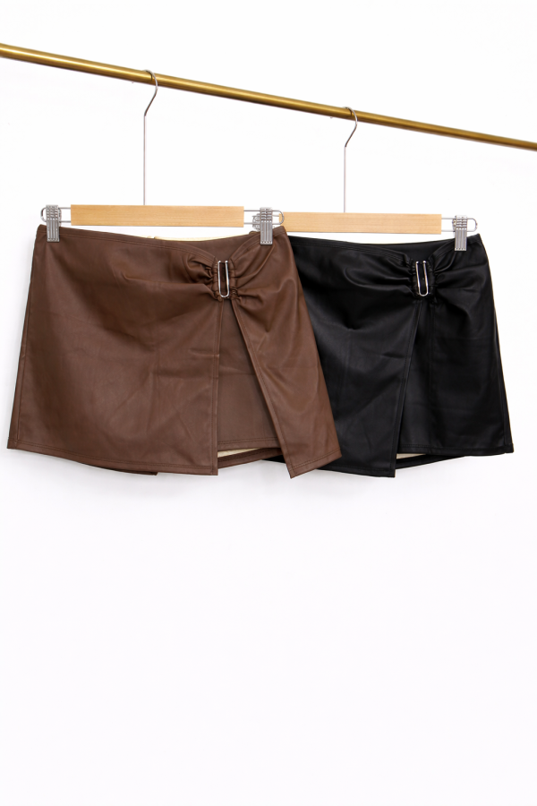 SHORT POLLERA ENGOMADA