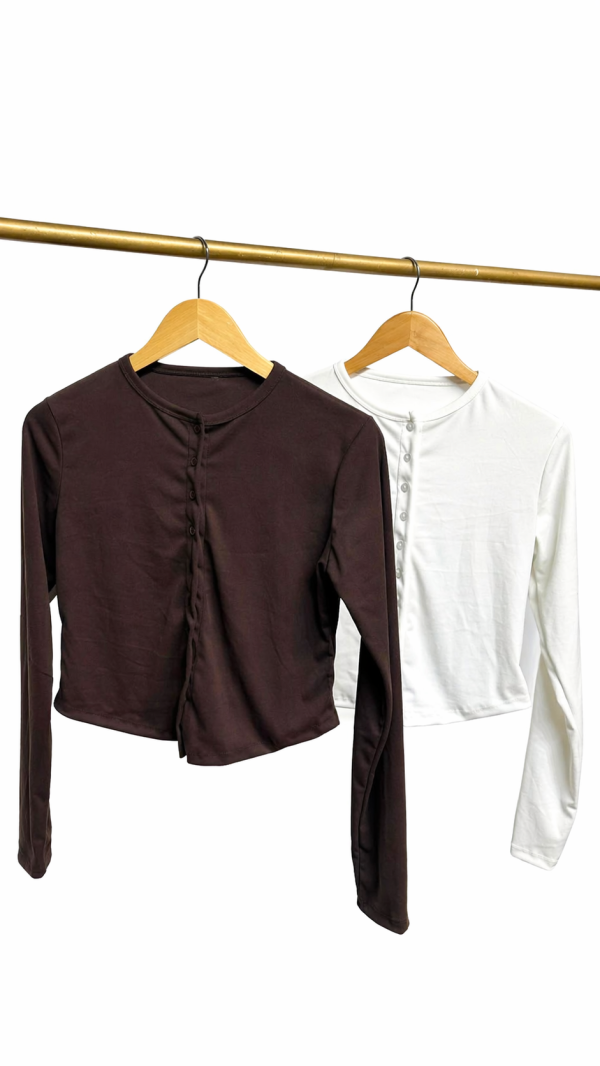 CAMISETA BOTONES