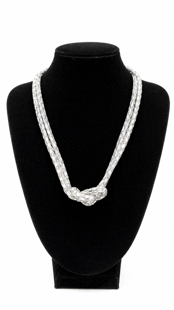 COLLAR NUDO